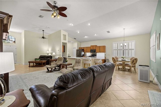 155 W Doerr Path, Hernando, FL 34442