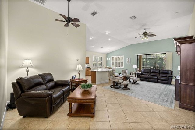 155 W Doerr Path, Hernando, FL 34442