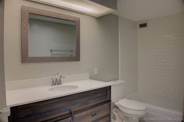 1502 S Boulder Avenue 18K, Tulsa, OK 74119