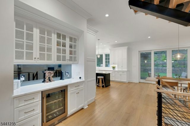 61 Slayton Dr, Millburn Twp., NJ 07078