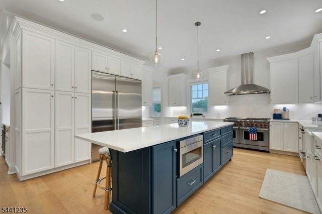 61 Slayton Dr, Millburn Twp., NJ 07078