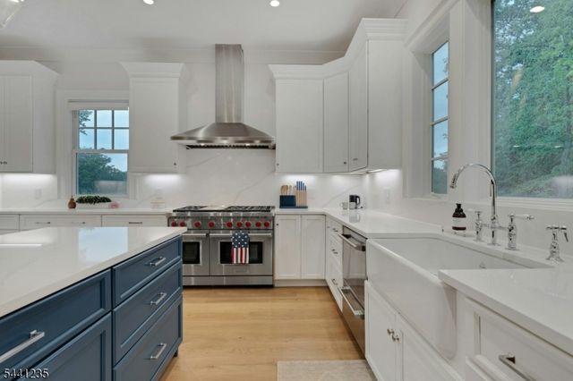 61 Slayton Dr, Millburn Twp., NJ 07078