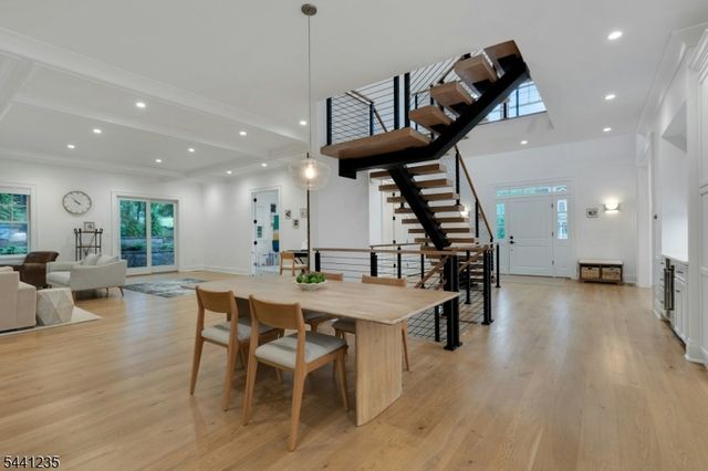 61 Slayton Dr, Millburn Twp., NJ 07078