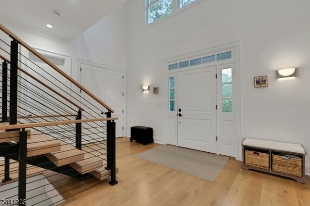 61 Slayton Dr, Millburn Twp., NJ 07078
