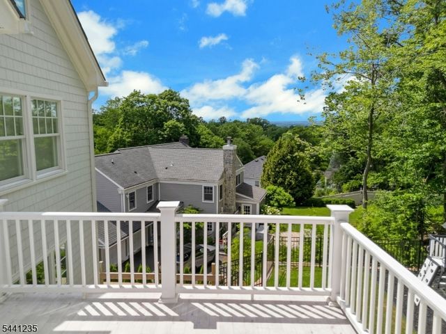 61 Slayton Dr, Millburn Twp., NJ 07078