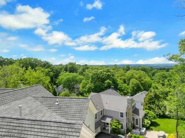 61 Slayton Dr, Millburn Twp., NJ 07078