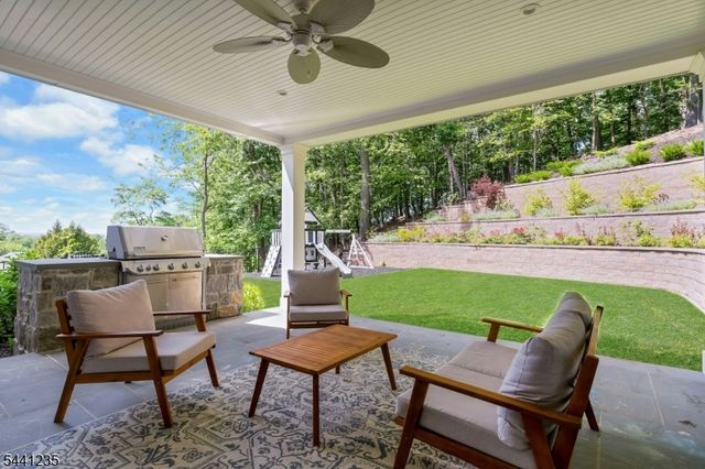 61 Slayton Dr, Millburn Twp., NJ 07078