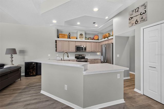5805 WEDGEFIELD DRIVE, Zephyrhills, FL 33541