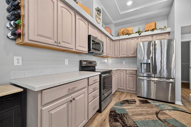 5805 WEDGEFIELD DRIVE, Zephyrhills, FL 33541