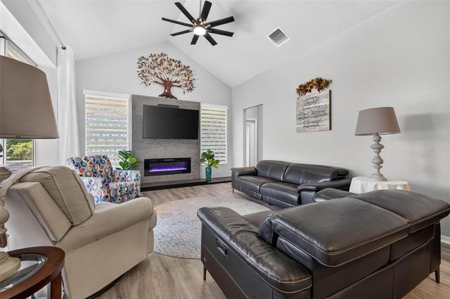 5805 WEDGEFIELD DRIVE, Zephyrhills, FL 33541