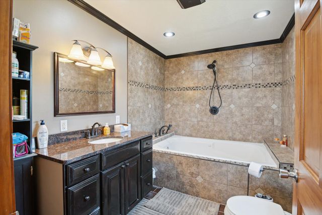 1741 N Bunn Road, Hillsdale Twp, MI 49242