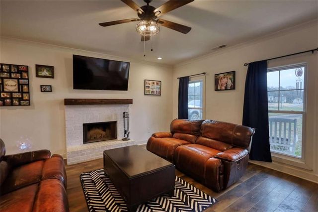 400 Pitts Chapel Rd, Newborn, GA 30056