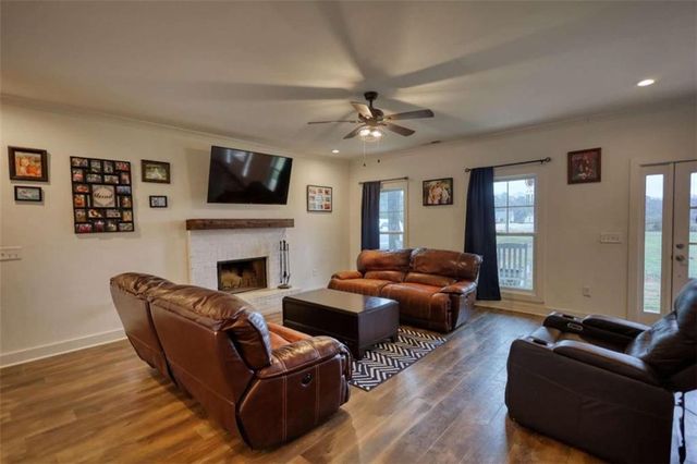 400 Pitts Chapel Rd, Newborn, GA 30056