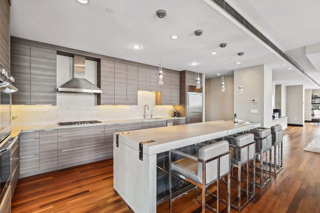 201 S 11th Street 2100, Minneapolis, MN 55403