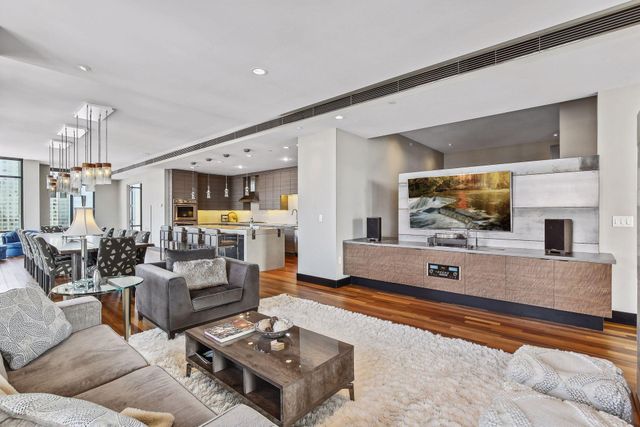 201 S 11th Street 2100, Minneapolis, MN 55403