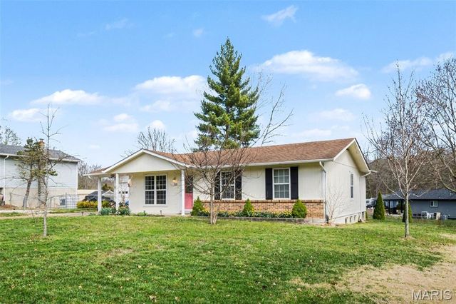 110 Rock Bridge Road, Villa Ridge, MO 63089