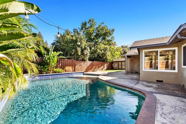 313 Timber Dr, Vacaville, CA 95688