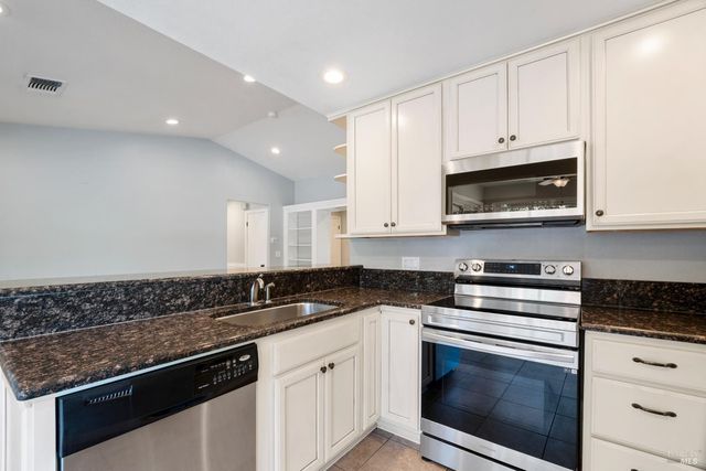 313 Timber Dr, Vacaville, CA 95688