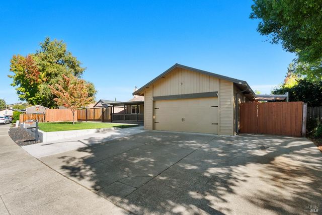 313 Timber Dr, Vacaville, CA 95688