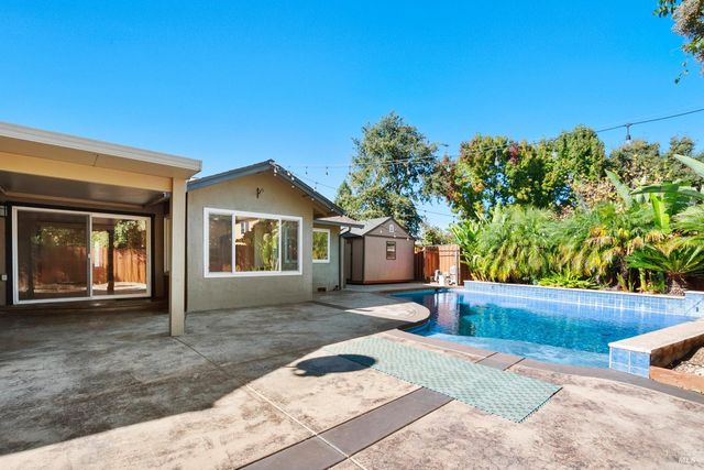 313 Timber Dr, Vacaville, CA 95688