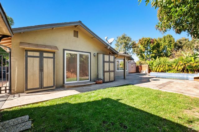 313 Timber Dr, Vacaville, CA 95688