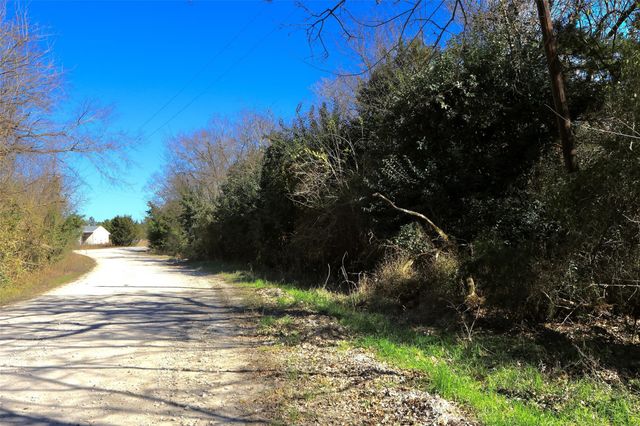 5.002 Acres Winding Meadow Drive, Bedias, TX 77831