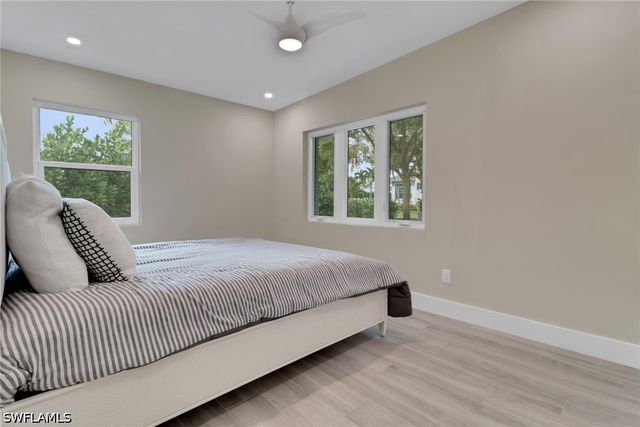 5150 Sand Dollar LN, Naples, FL 34103