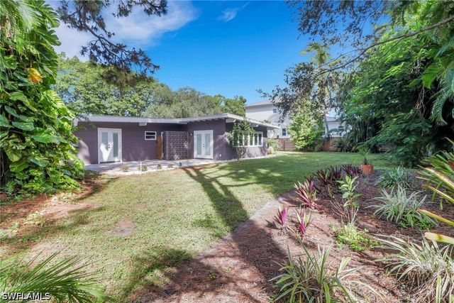 5150 Sand Dollar LN, Naples, FL 34103