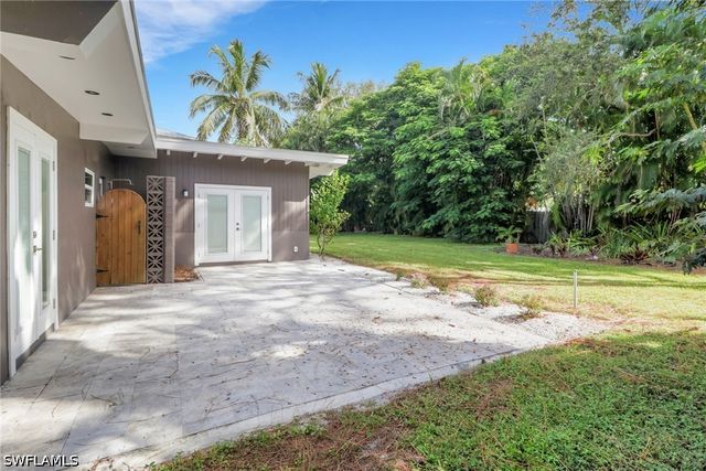 5150 Sand Dollar LN, Naples, FL 34103