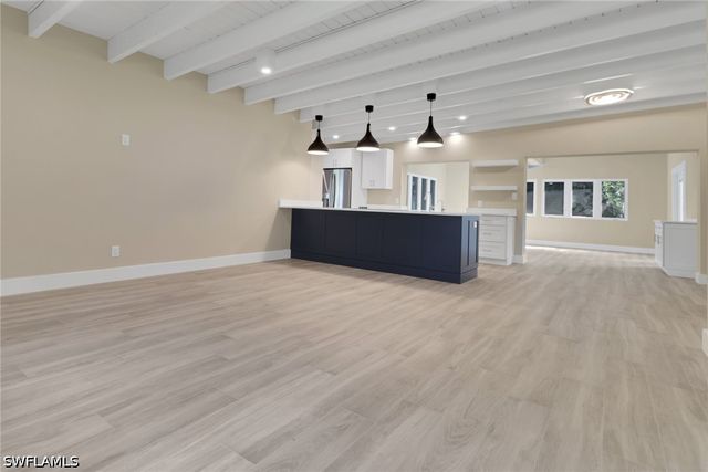 5150 Sand Dollar LN, Naples, FL 34103