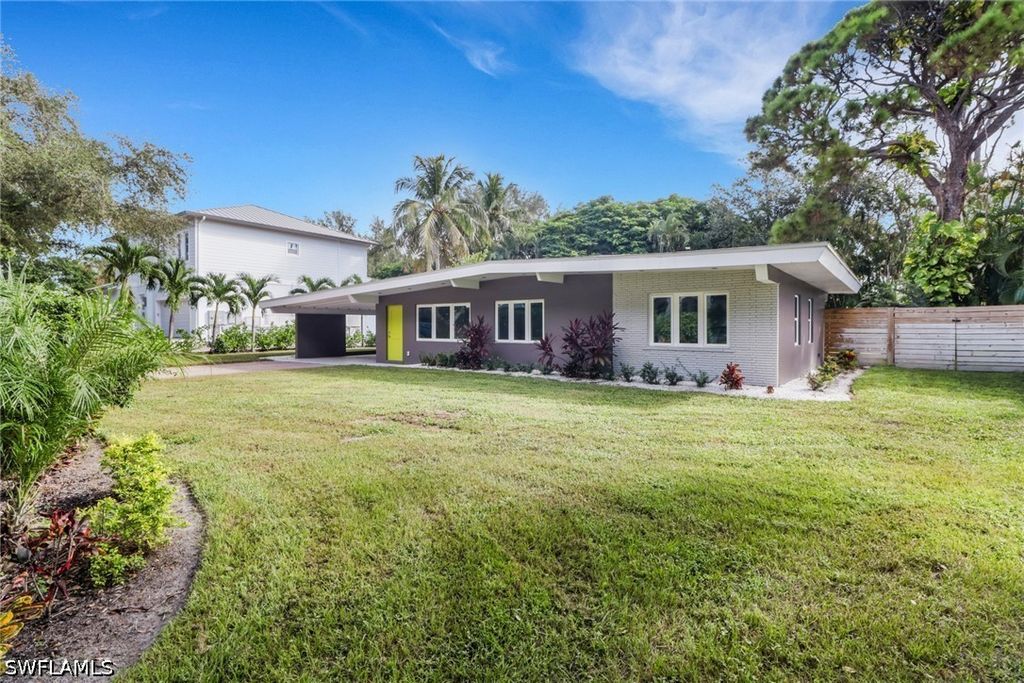 5150 Sand Dollar LN, Naples, FL 34103