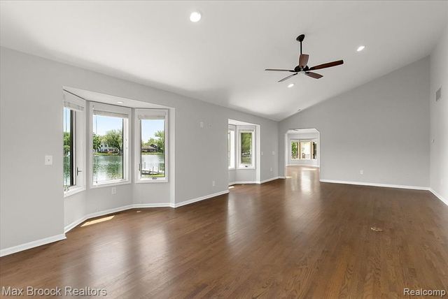 1317 Castlewood Drive, White Lake, MI 48386