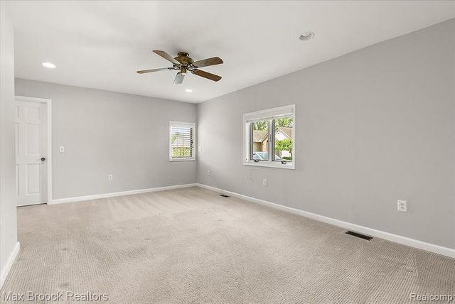1317 Castlewood Drive, White Lake, MI 48386