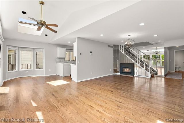 1317 Castlewood Drive, White Lake, MI 48386