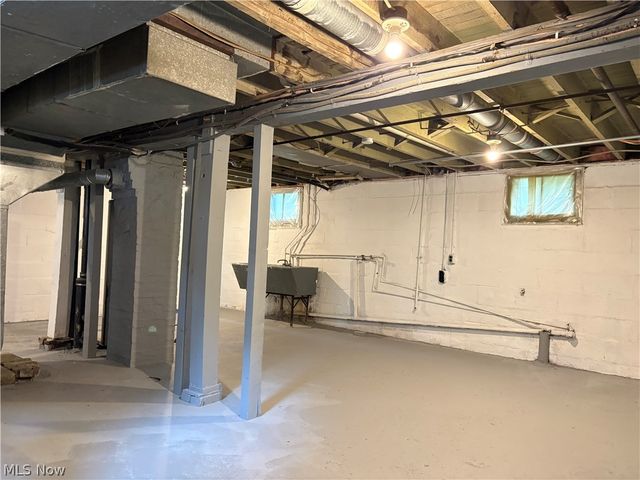 1082 Florida Avenue, Akron, OH 44314