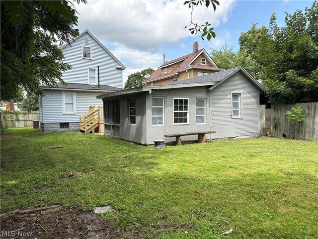 1082 Florida Avenue, Akron, OH 44314