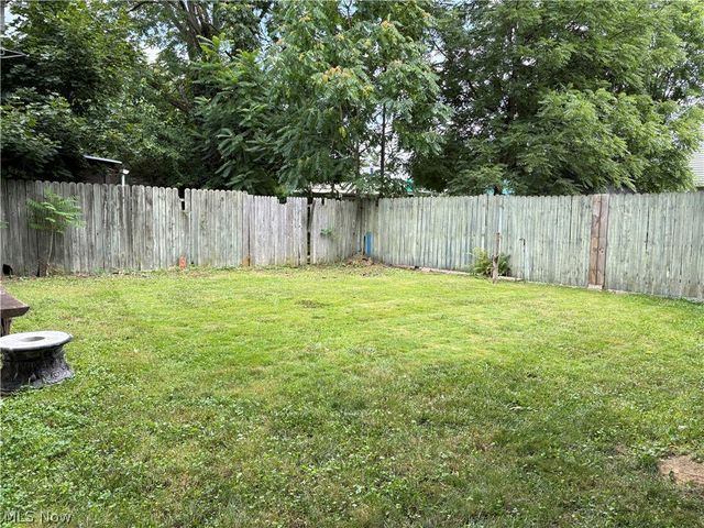 1082 Florida Avenue, Akron, OH 44314