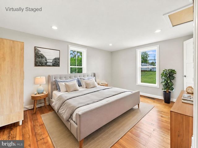 5285 GERMAIN ST, Stephens City, VA 22655