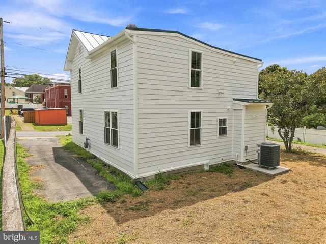 5285 GERMAIN ST, Stephens City, VA 22655