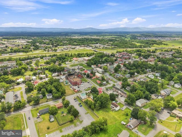 5285 GERMAIN ST, Stephens City, VA 22655