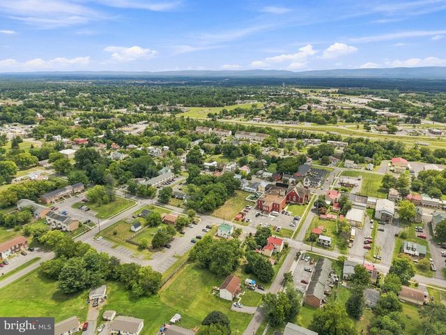 5285 GERMAIN ST, Stephens City, VA 22655