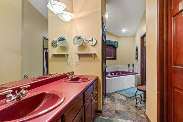 780 Aniwa Lane, Nekoosa, WI 54457