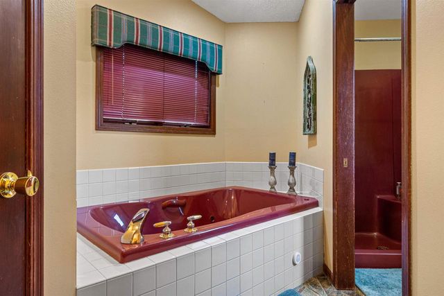 780 Aniwa Lane, Nekoosa, WI 54457