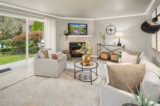 12044 100th Avenue NE #H103, Kirkland, WA 98034