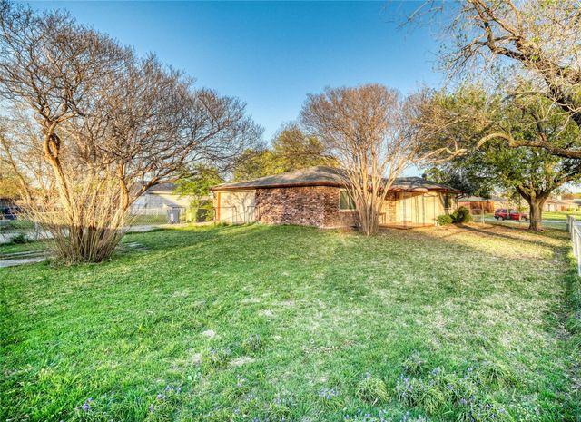 1501 Meandering Way, Garland, TX 75040