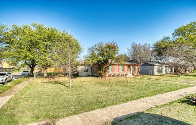1501 Meandering Way, Garland, TX 75040