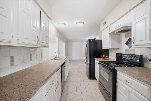 1501 Meandering Way, Garland, TX 75040