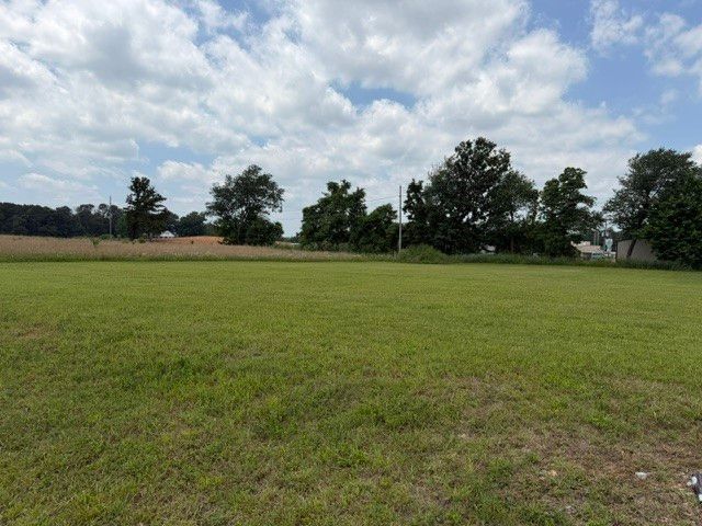 E 3rd Street, Gentry, AR 72734
