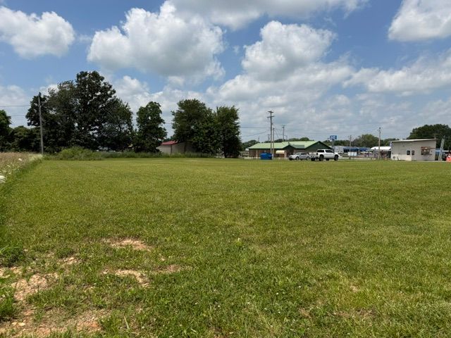 E 3rd Street, Gentry, AR 72734