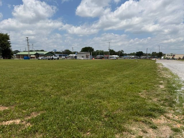 E 3rd Street, Gentry, AR 72734